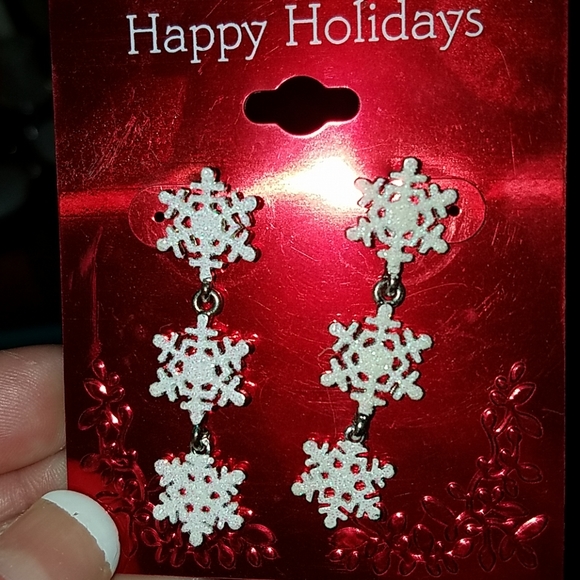 NWT snowflake earrings - Picture 3 of 3